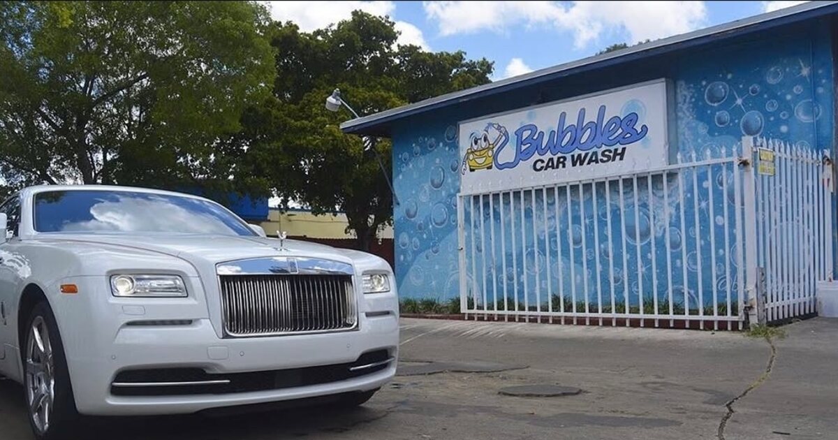 The blue Bubbles Car Wash shop on NW 31st Avenue in Lauderhill, Florida